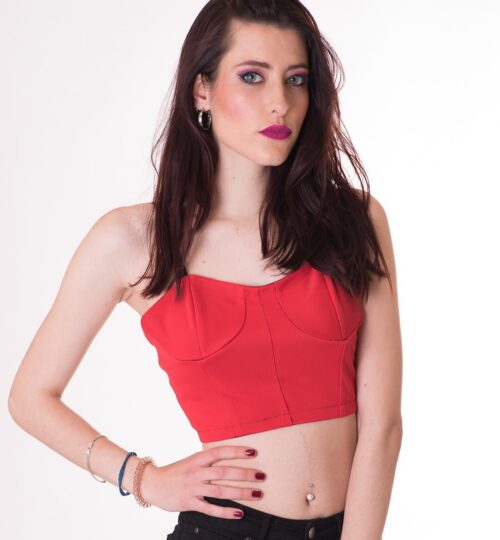 top-crop-rojo