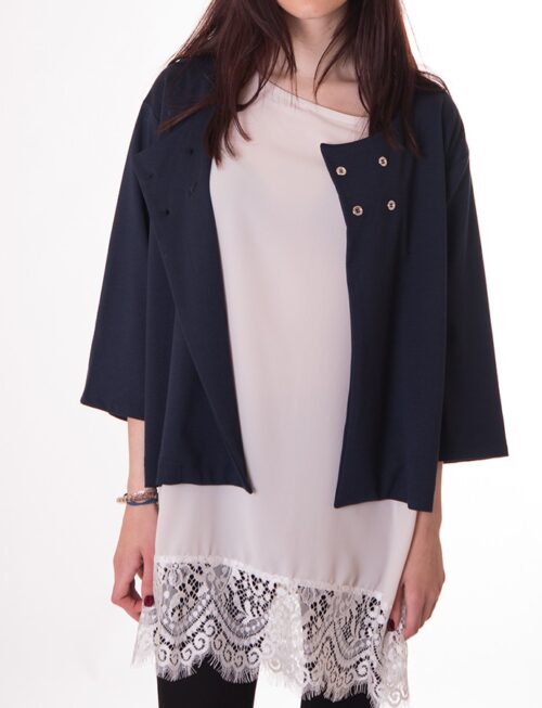 blusa-de-color-cava-larga-de-blonda