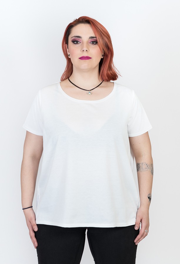 Camiseta basica blanca. Camiseta de mujer talla grande.