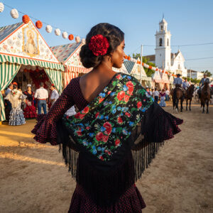 Chal flamenco mujer crêpe poliéster | estilo sevillano con flecos largos negros